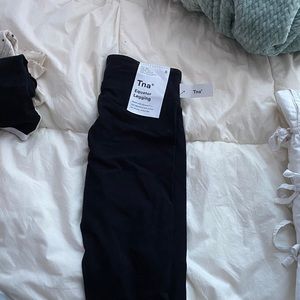 Aritzia leggings